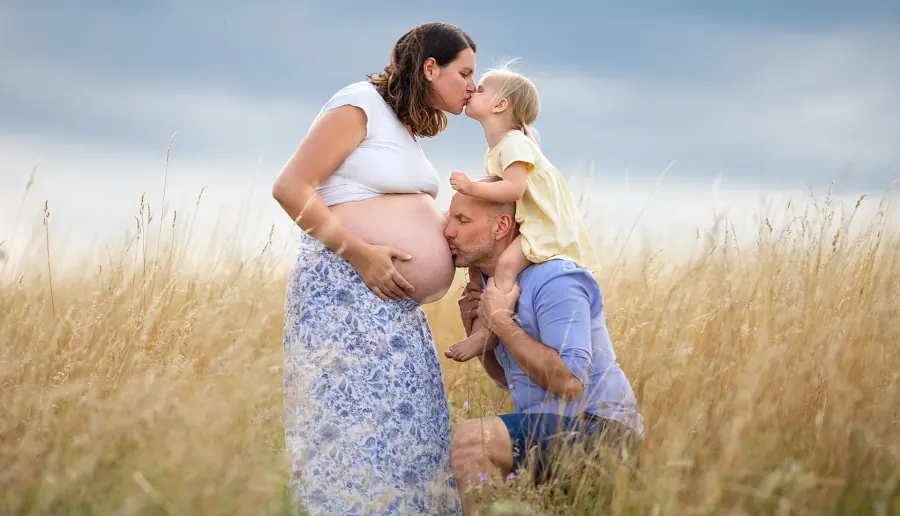 Babybauchshooting mit der ganzen Familie bei Mosbach